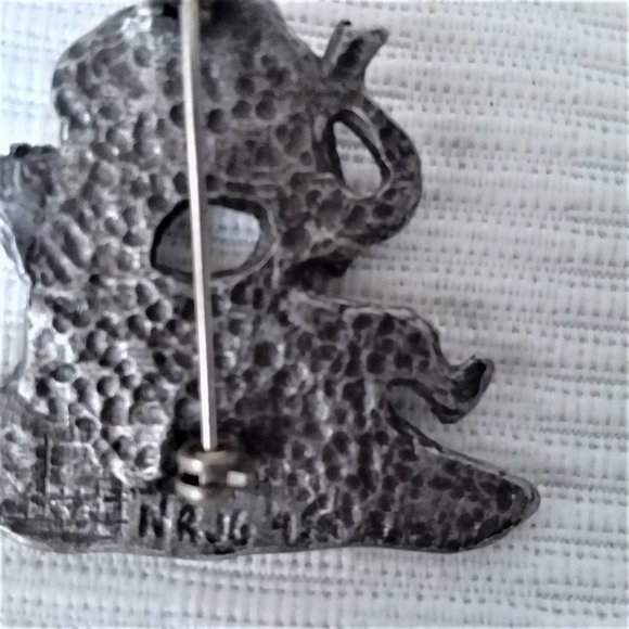 Brooch Noah's Ark VTG Pewter Pin Zoo Animals Signed Giraffe Lion Zebra Unique - Picture 2 of 3